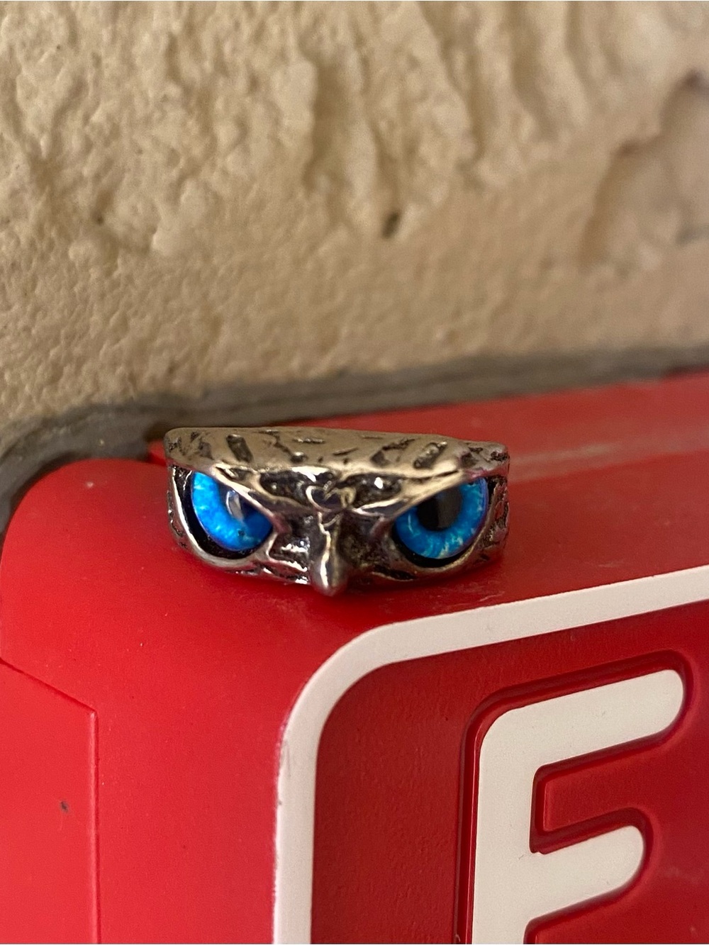 Vivid Blue-Eyed Owl Accent Tibetan Silver Ring Size 6